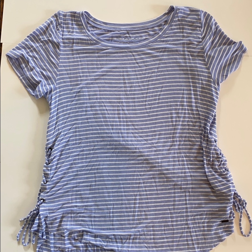 HOLLISTER BLUE AND WHITE STRIPPED TOP